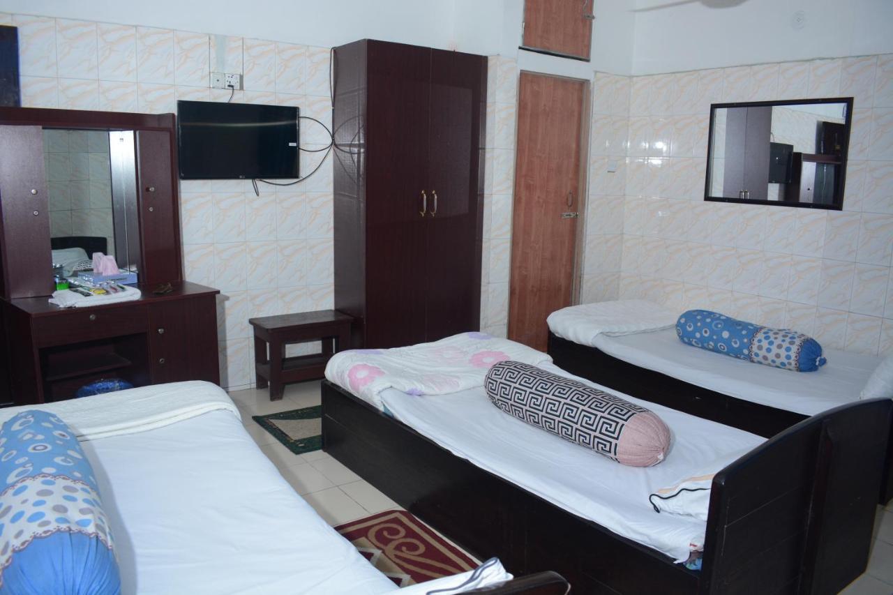 Hotel Hilton City Читагонг Екстериор снимка