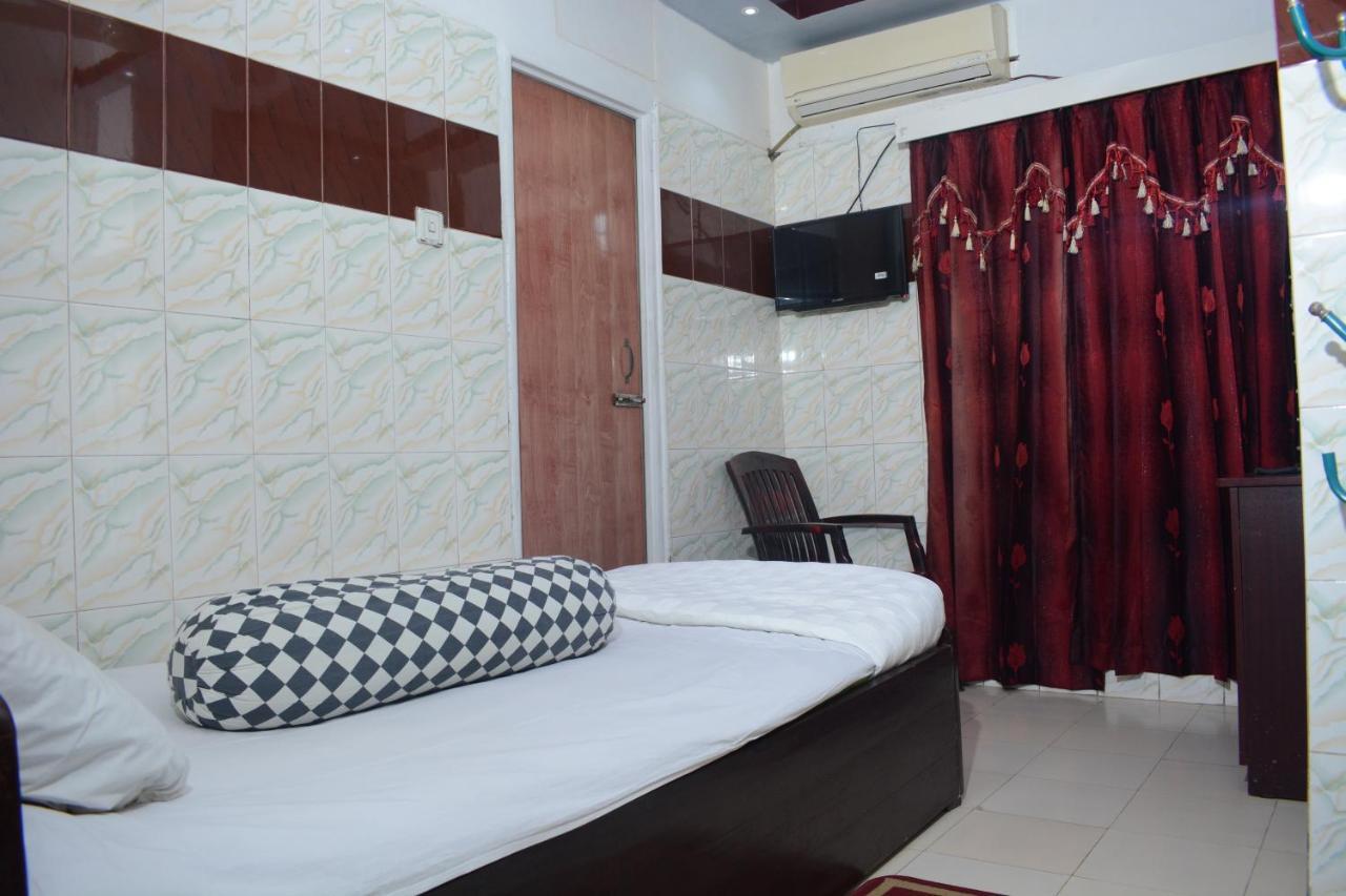 Hotel Hilton City Читагонг Екстериор снимка