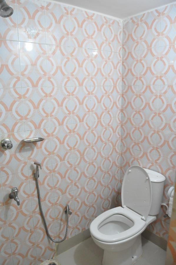 Hotel Hilton City Читагонг Екстериор снимка