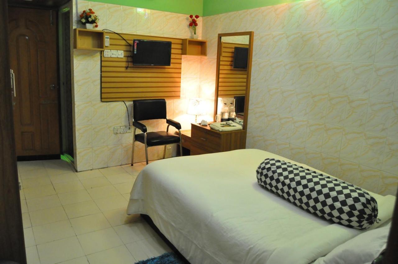 Hotel Hilton City Читагонг Екстериор снимка