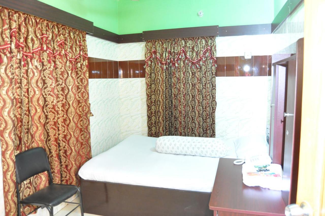 Hotel Hilton City Читагонг Екстериор снимка